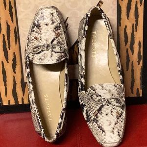 TALBOTS SIZE 7.5 FOOTWEAR.